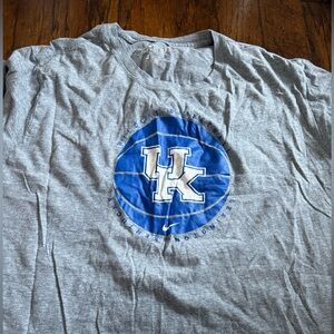 Kentucky Wildcats basketball tee